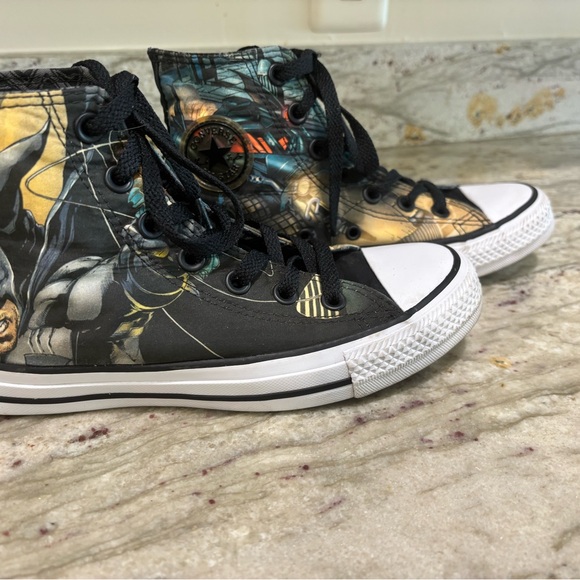 Converse Batman high-top Women’s 6, Men’s 4 EUC - Picture 2 of 16